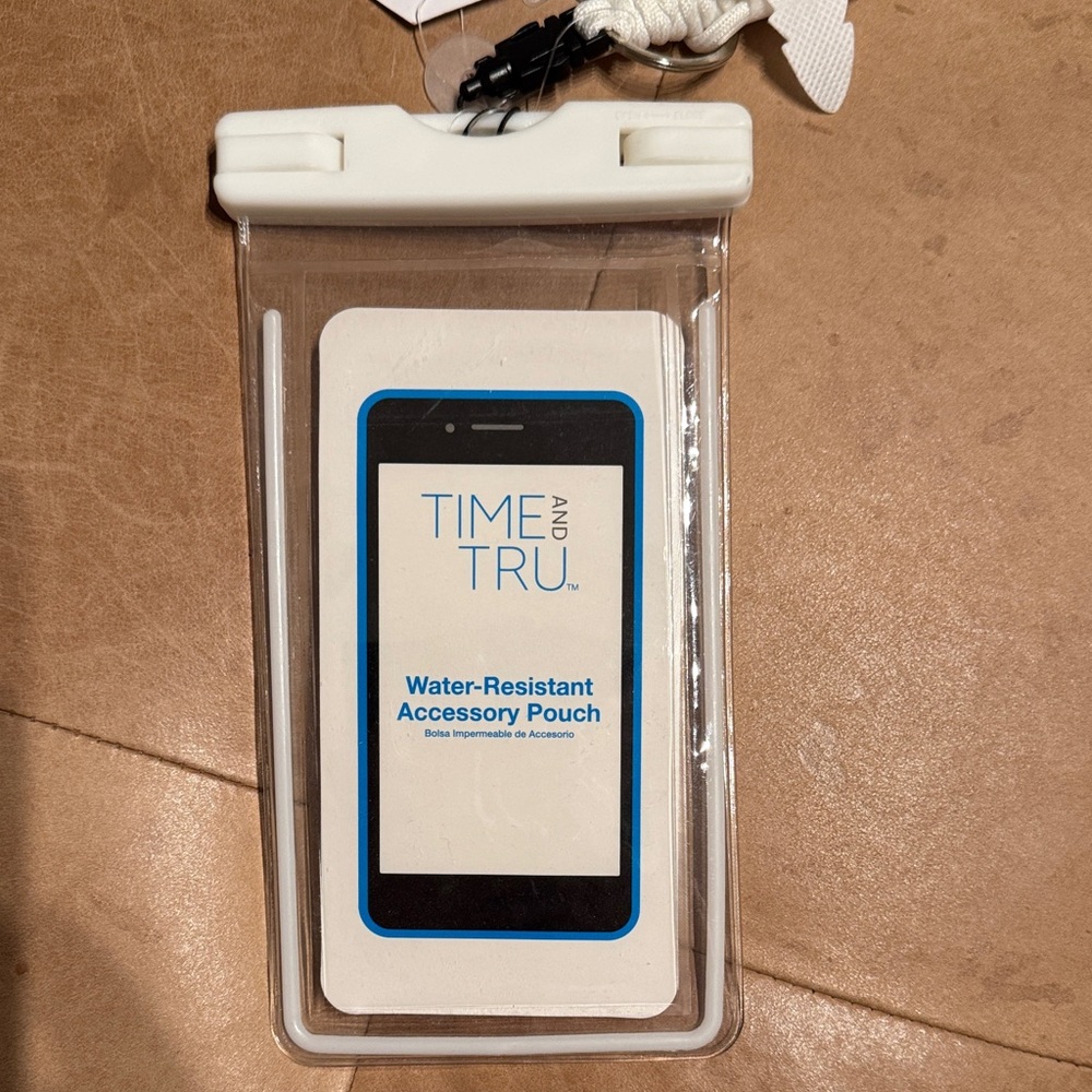 Time and Tru Clear Water-Resistant Phone Pouch